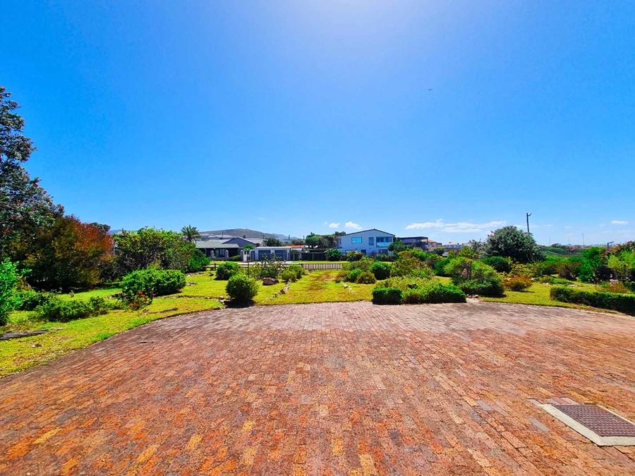 4 Bedroom Property for Sale in Sandbaai Western Cape